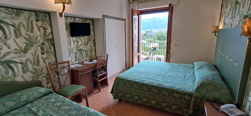 Triple Room image 2