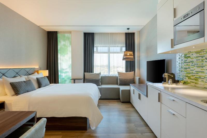 Studio with 1 Kingsize Bed image 1