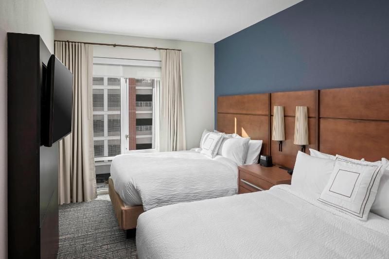 2 Bedroom 2 Room suite image 3