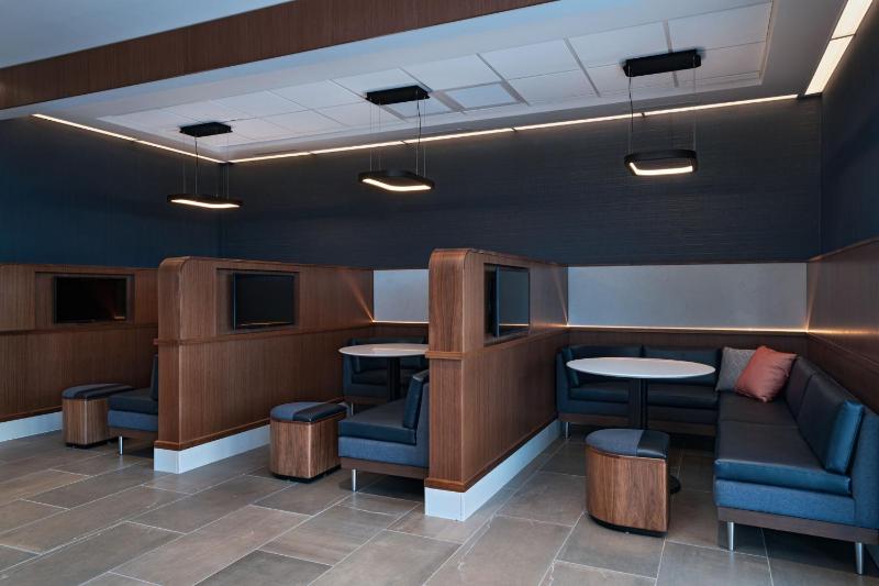 Courtyard by Marriott Colorado Springs North Air Force Academy - image 4