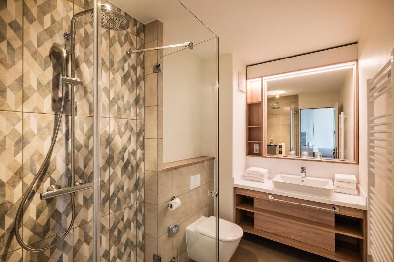 One-Bedroom Apartment image 4