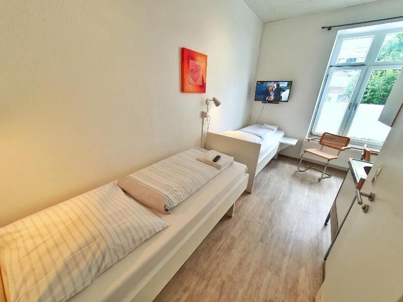 Deluxe Double or Twin Room image 1