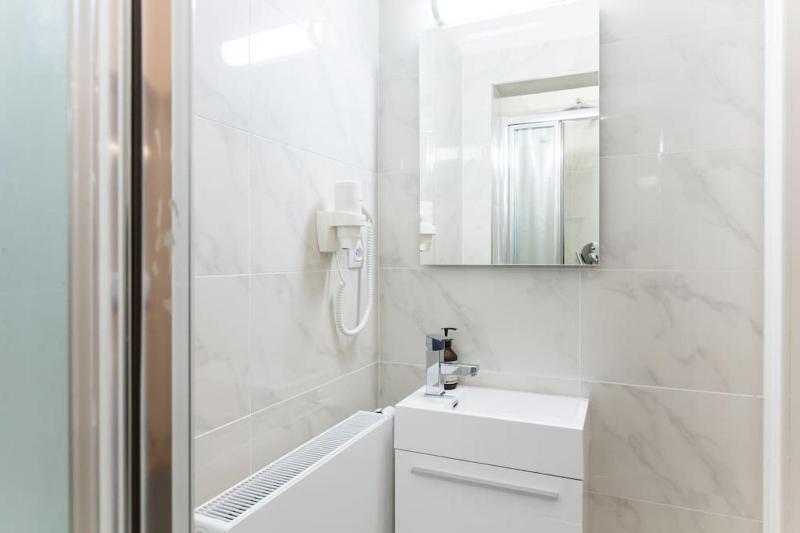 Prague Days - Three-bedroom Apartment with Balcony - image 13