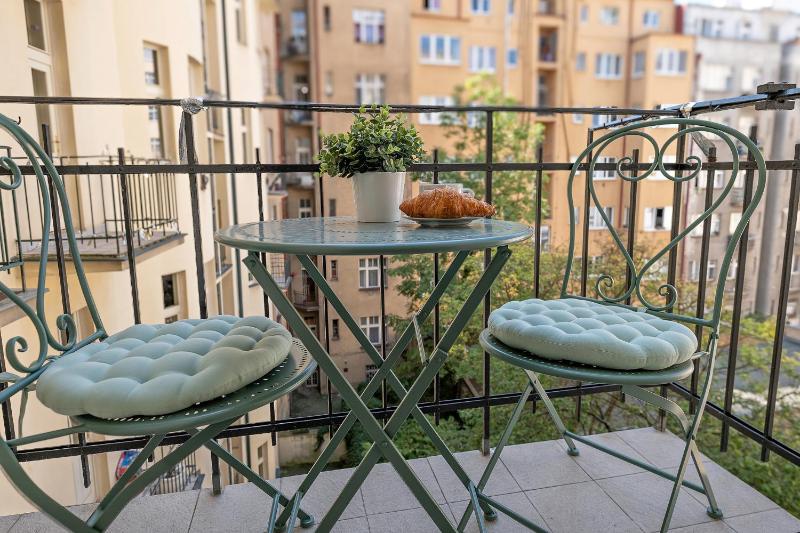 Prague Days - Apartment with 2 Bedrooms and 2 Balconies in Vinohrady - image 4