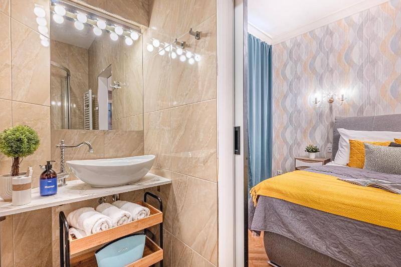 Prague Days - Apartment with 2 Bedrooms and 2 Balconies in Vinohrady - image 9