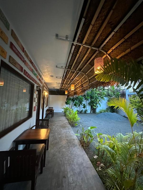 Cozy Sea view Inn - image 29