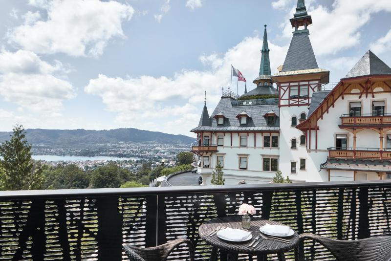 Deluxe Double Room with Balcony image 3