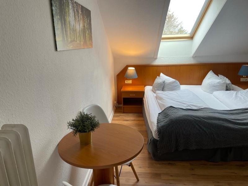Budget Double Room image 4