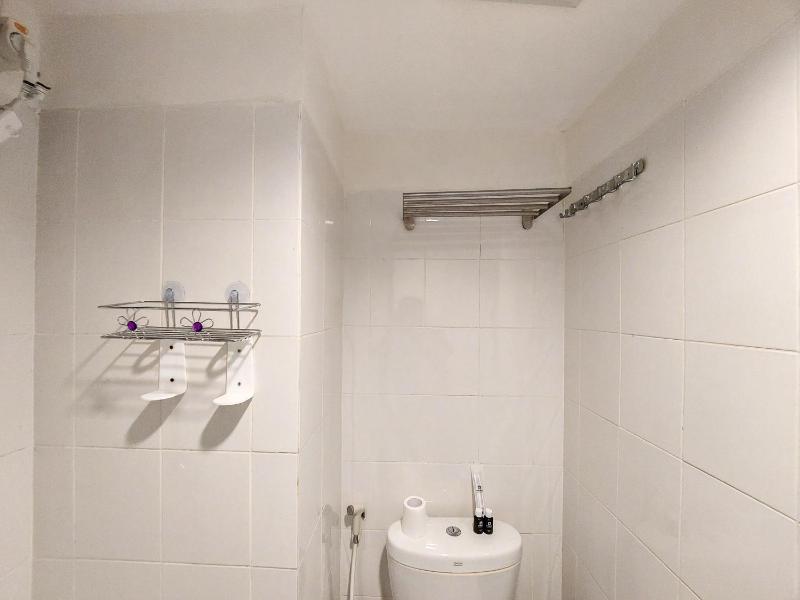 Good and Restful Studio (No Kitchen) at Sentraland Medan Apartment By Travelio - image 5
