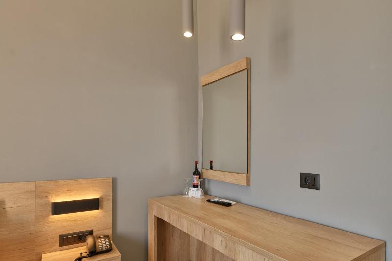 Duplex Quadruple Room image 3