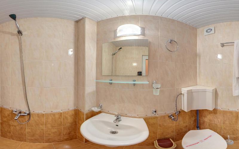 Twin Room image 1