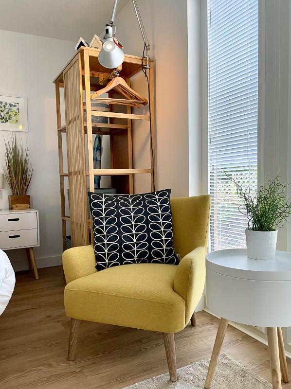 Redland Retreat Cosy Garden Studio for 2 - image 11