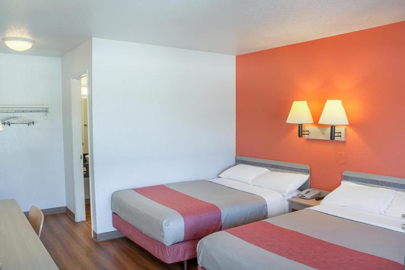 Quadruple Room image 1