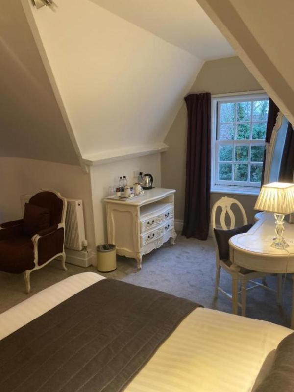 Langtry Manor Hotel - image 45