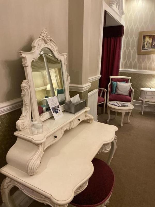 Langtry Manor Hotel - image 7