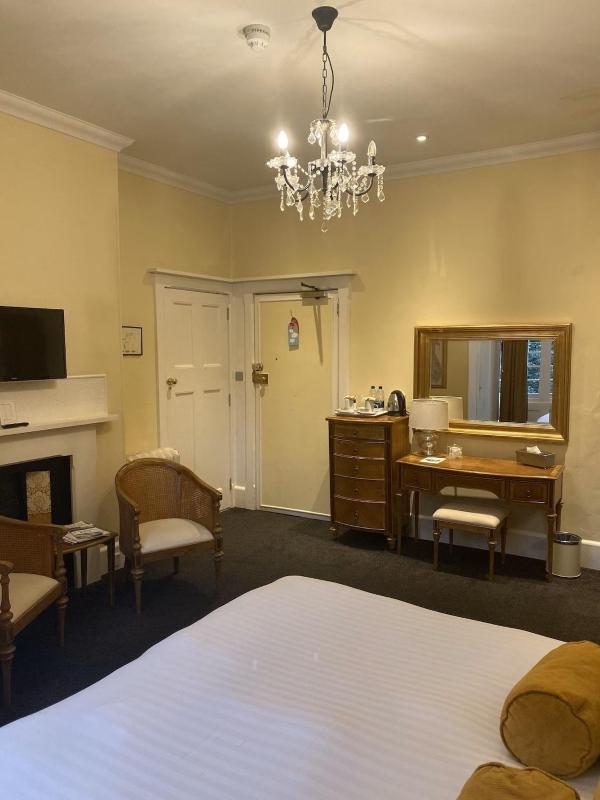 Langtry Manor Hotel - image 44
