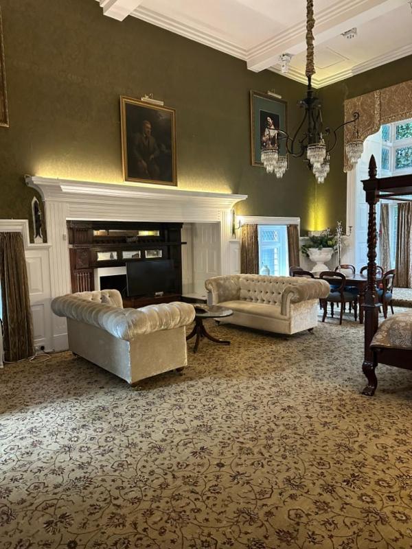 Langtry Manor Hotel - image 9