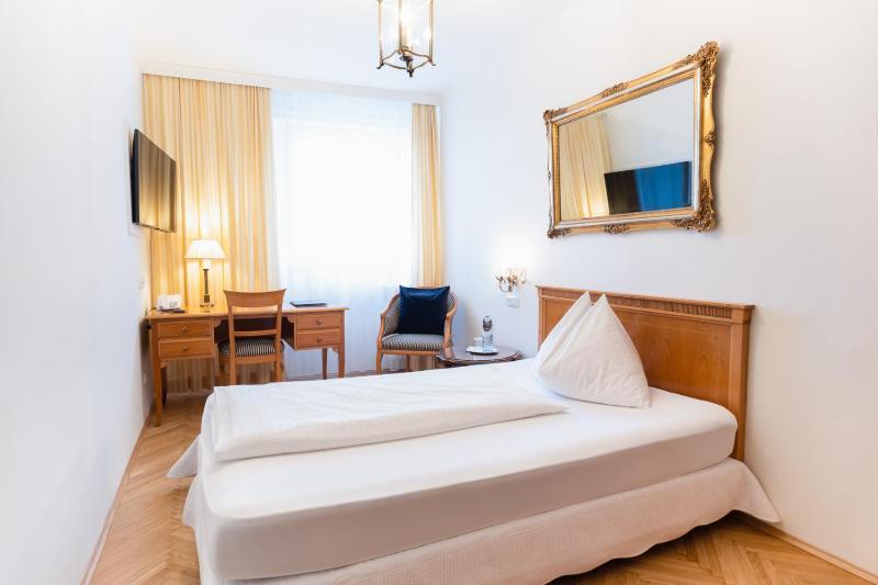 Single Room image 4