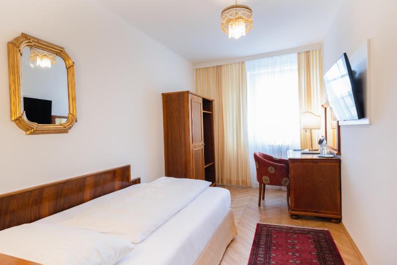 Single Room image 1