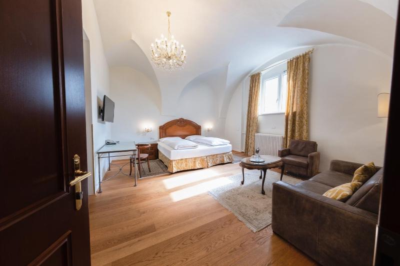 Double Room image 4