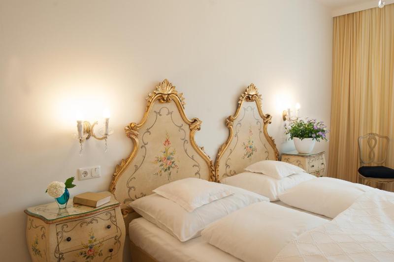 Quadruple Room image 3