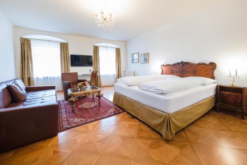 Superior Double Room image 3