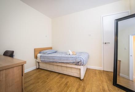 Two-Bedroom Apartment image 3