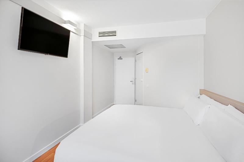 Double Room image 2