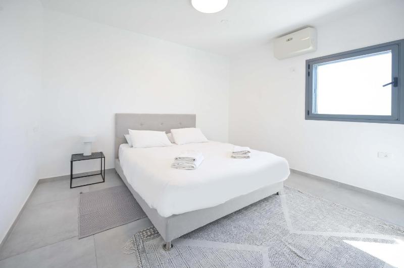 Modern 3 BR Penthouse with Jacuzzi in Rothschild Blvd by HolyGuest - image 15