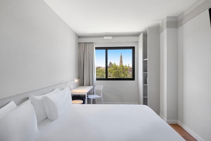 Deluxe Double Room with Castle View image 4
