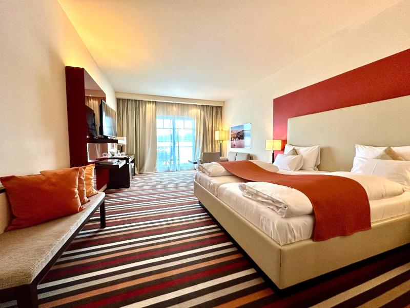 Junior Suite with Balcony image 2