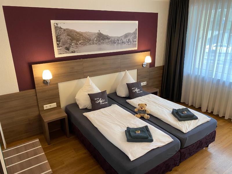 Double Room Without Balcony and Courtyard View image 1