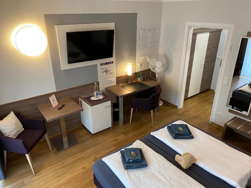 Double Room Without Balcony and Courtyard View image 3