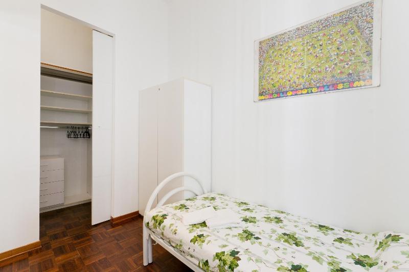 Mazzini Twenty House - image 7