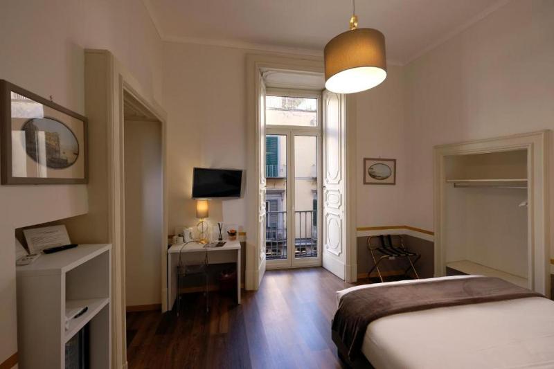 Superior Double Room image 2