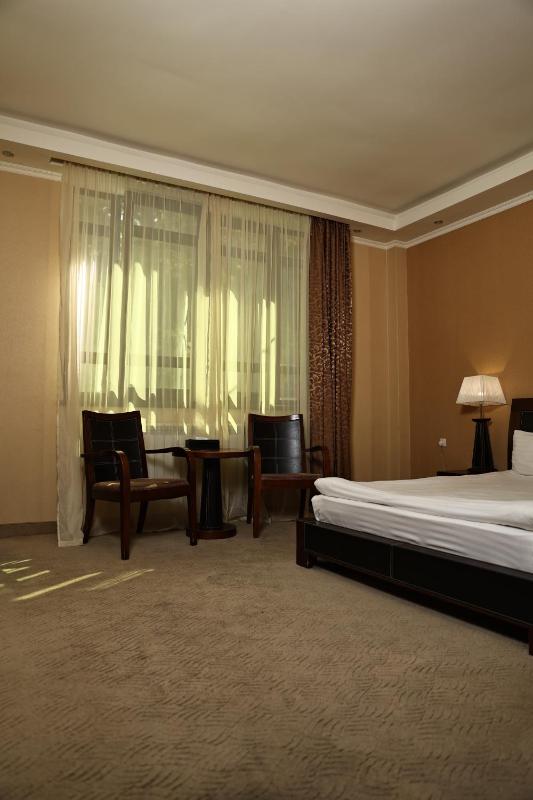 Standard Double Room image 4