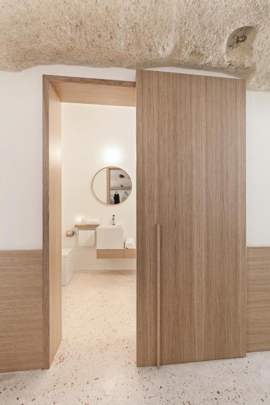 Deluxe Double or Twin Room image 3