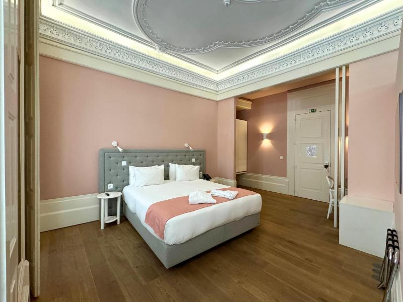 Deluxe Room image 1