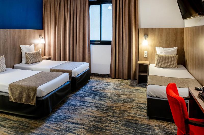 Standard Triple Room image 1