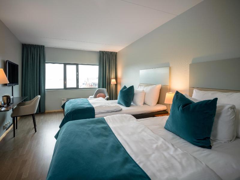 Superior Twin Room image 1