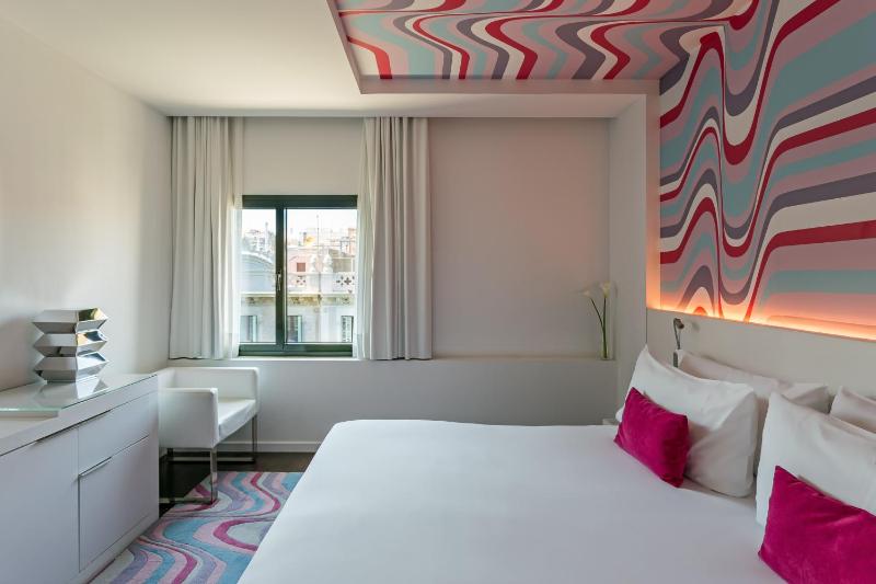 Double or Twin Room image 3