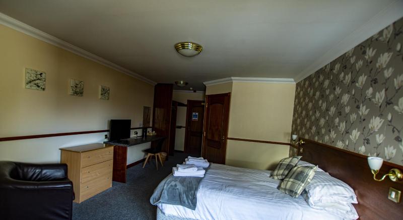 Double Room with Private Bathroom image 2