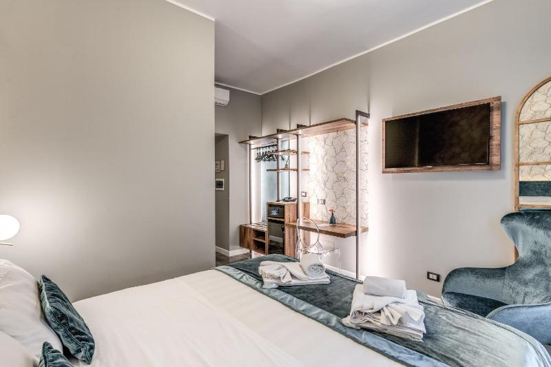 Double or Twin Room image 3