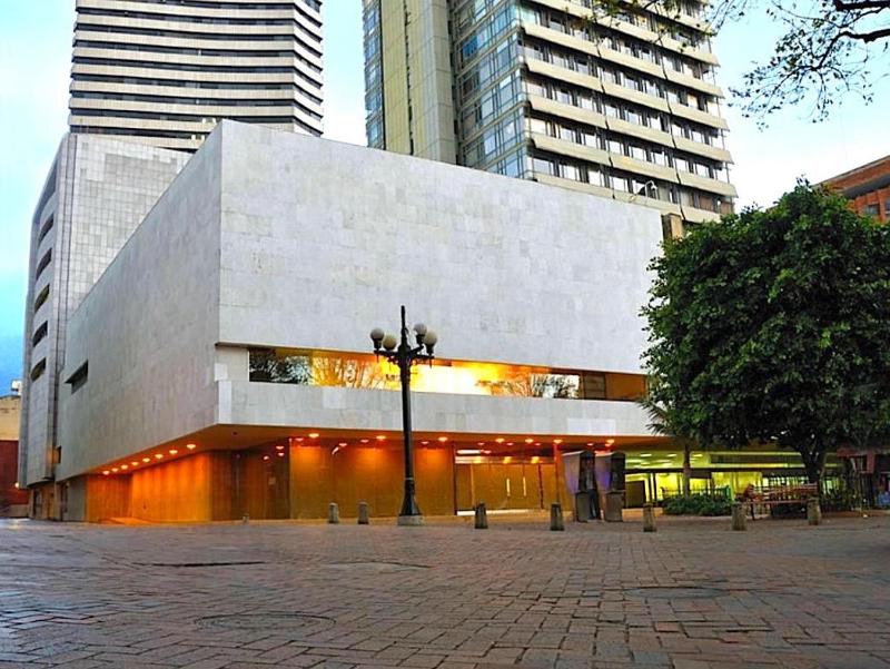 ApartaSuite con la mejor vista en Centro Internacional Bogotá - image 8