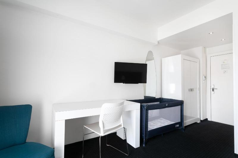 Triple Room image 2