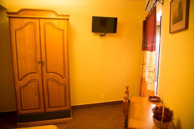 Standard Single Room image 2