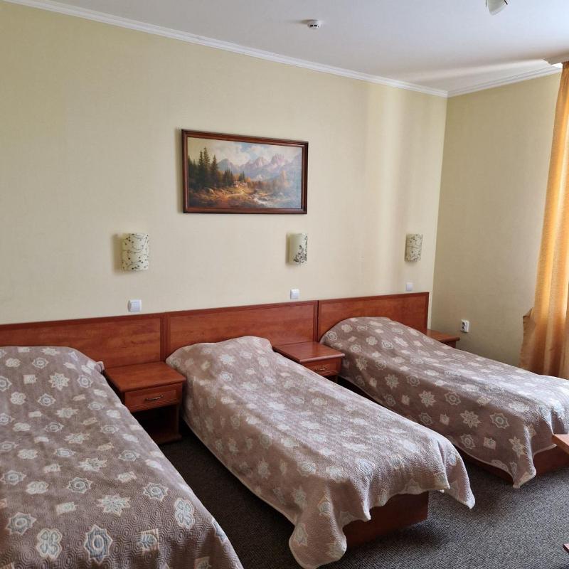 Classic Triple Room image 3