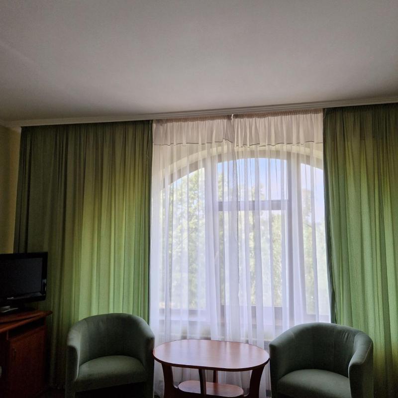 One-Bedroom Suite image 3
