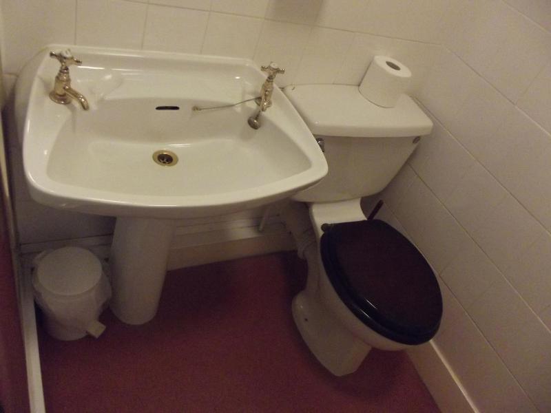 Family Room (2 Adults + 2 Children) image 3