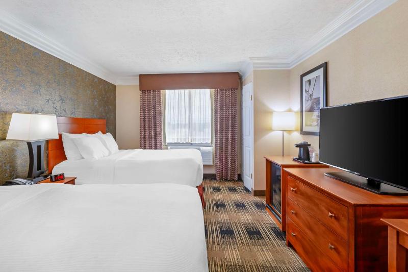 Double Room with Two Double Beds - Non-Smoking image 3